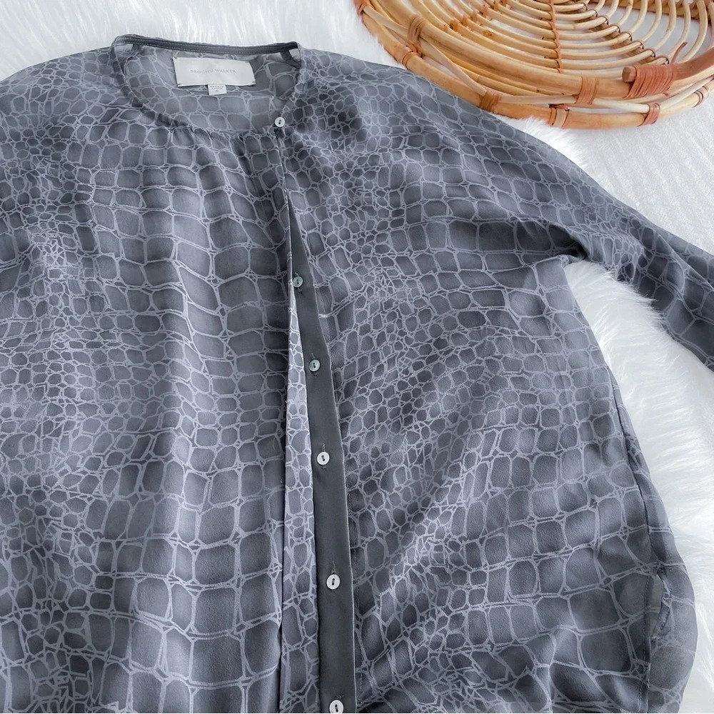 Brochu Walker Printed Silk Button Down Top Blouse Sheer Croc Gray Print - Picture 4 of 8